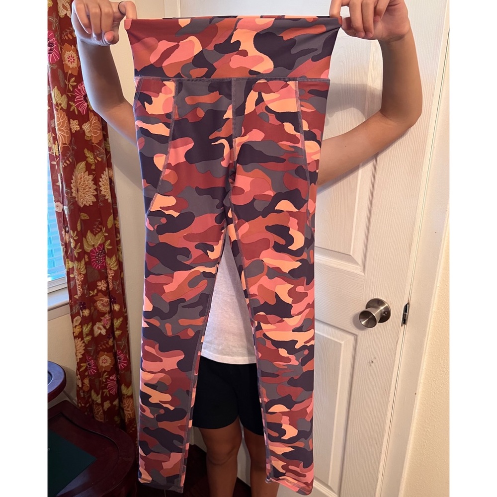 Old Navy BNWOT girls camo leggings XL 14-16. Purples, dark pinks. Never worn.